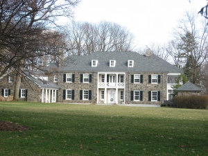 Built in 1930, Eli Lilly's Sunset lane estate was mdoeled on his grandfather's Maryland plantation (image courtesy Nyttend, wikimedia).